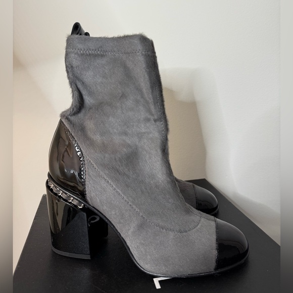 CHANEL Pony Hair Patent Cap Toe Chain Short Boots 38.5 (Run Small) New - Picture 5 of 13